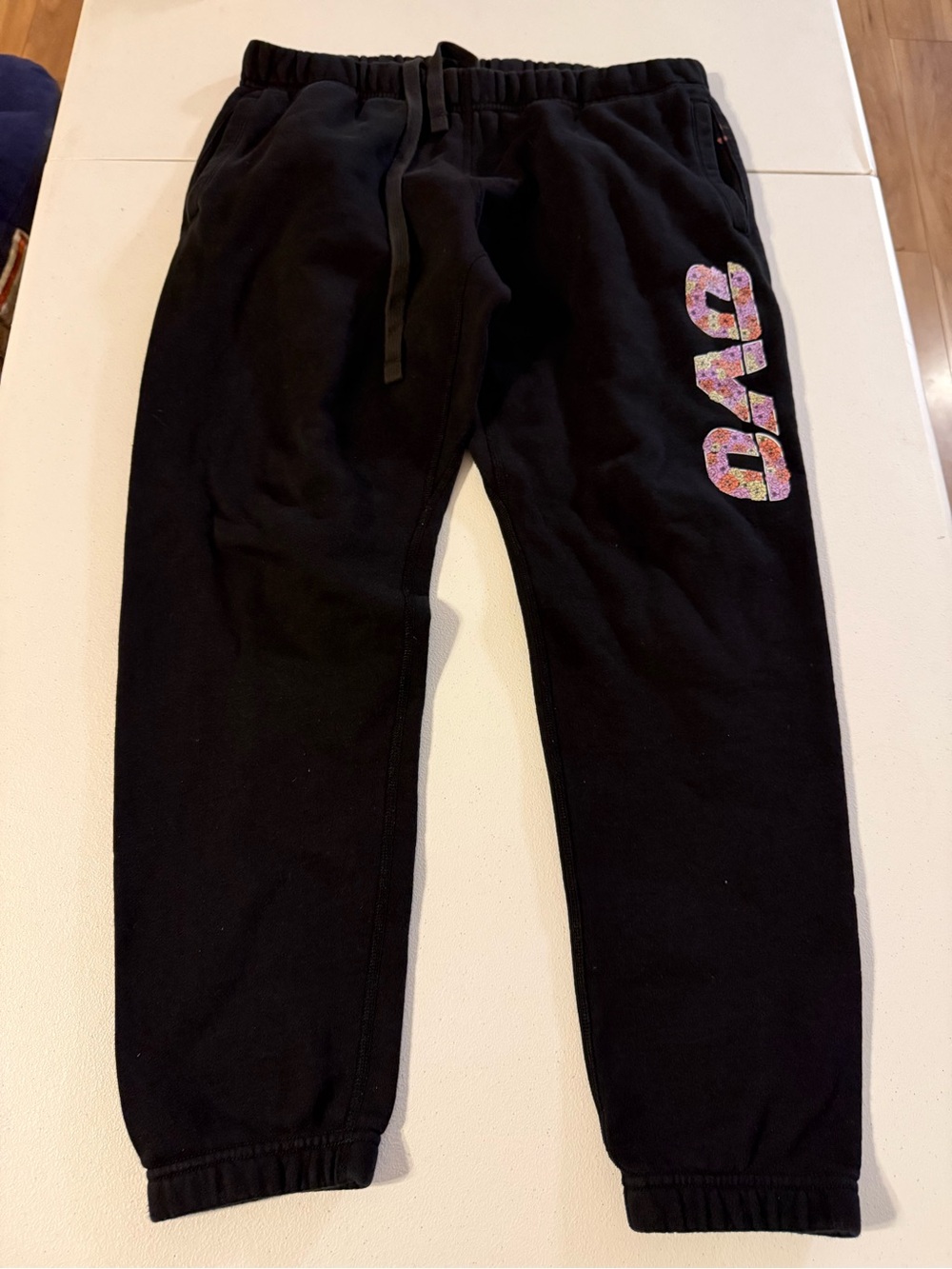 OVO Black Sweatpants with Floral Logo Octobers Very Own Cuffed large drawstring